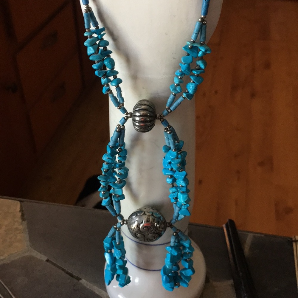 Turquoise and silver necklace. nice!
